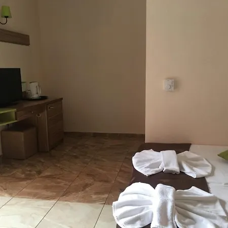 Szálloda Flower Street 4*