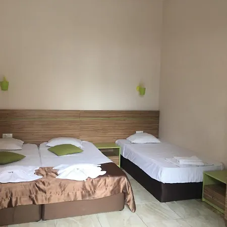 Szálloda Flower Street 4*