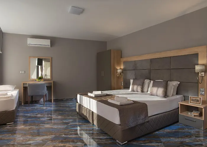 Flower Street ホテル ネセバル