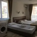 Hotel Flower Street