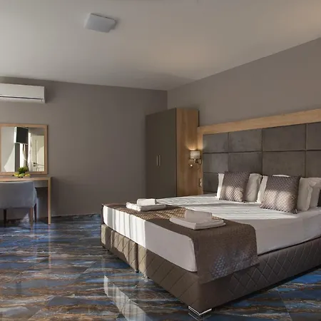 Flower Street Hotel Nessebar