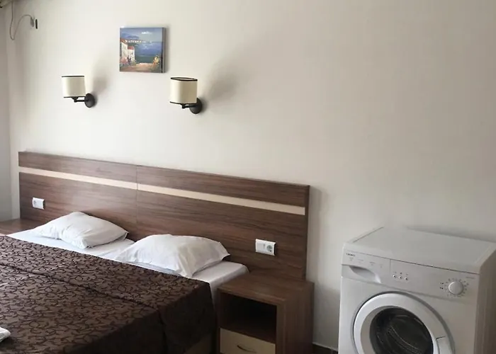 Hotel Flower Street 4*