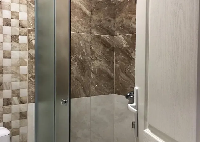 Flower Street Hotel 4*